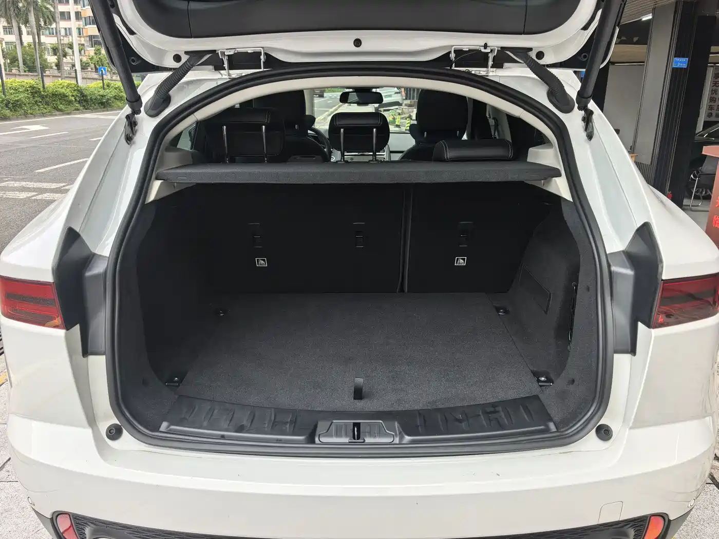 Jaguar E-PACE 2024 2024 Youth Sport Edition R-DYNAMIC