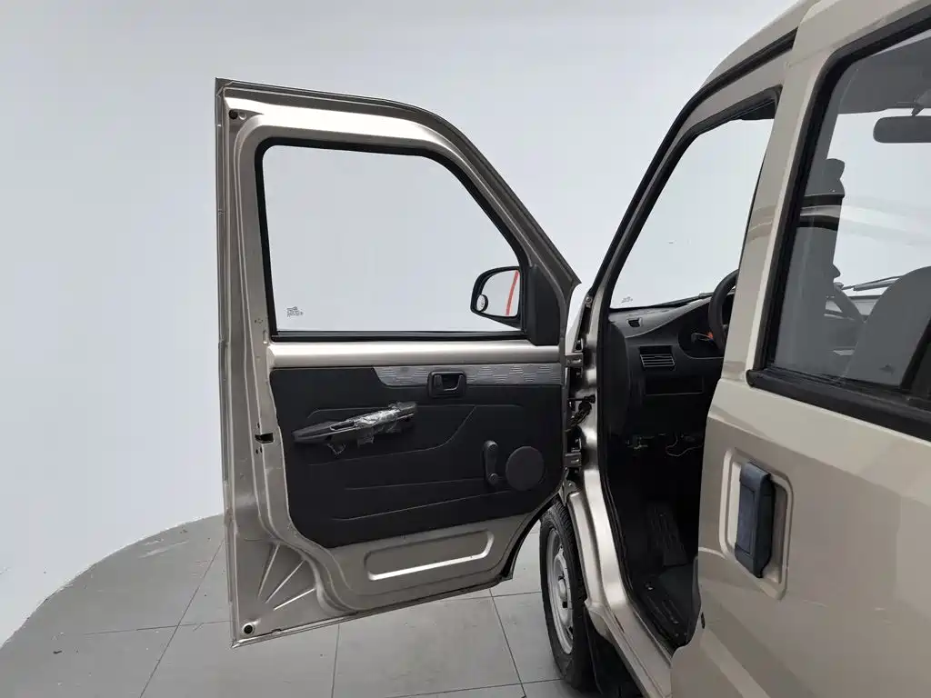Wuling Motors Wuling Rongguang 2011 2011 1.2L Base Model