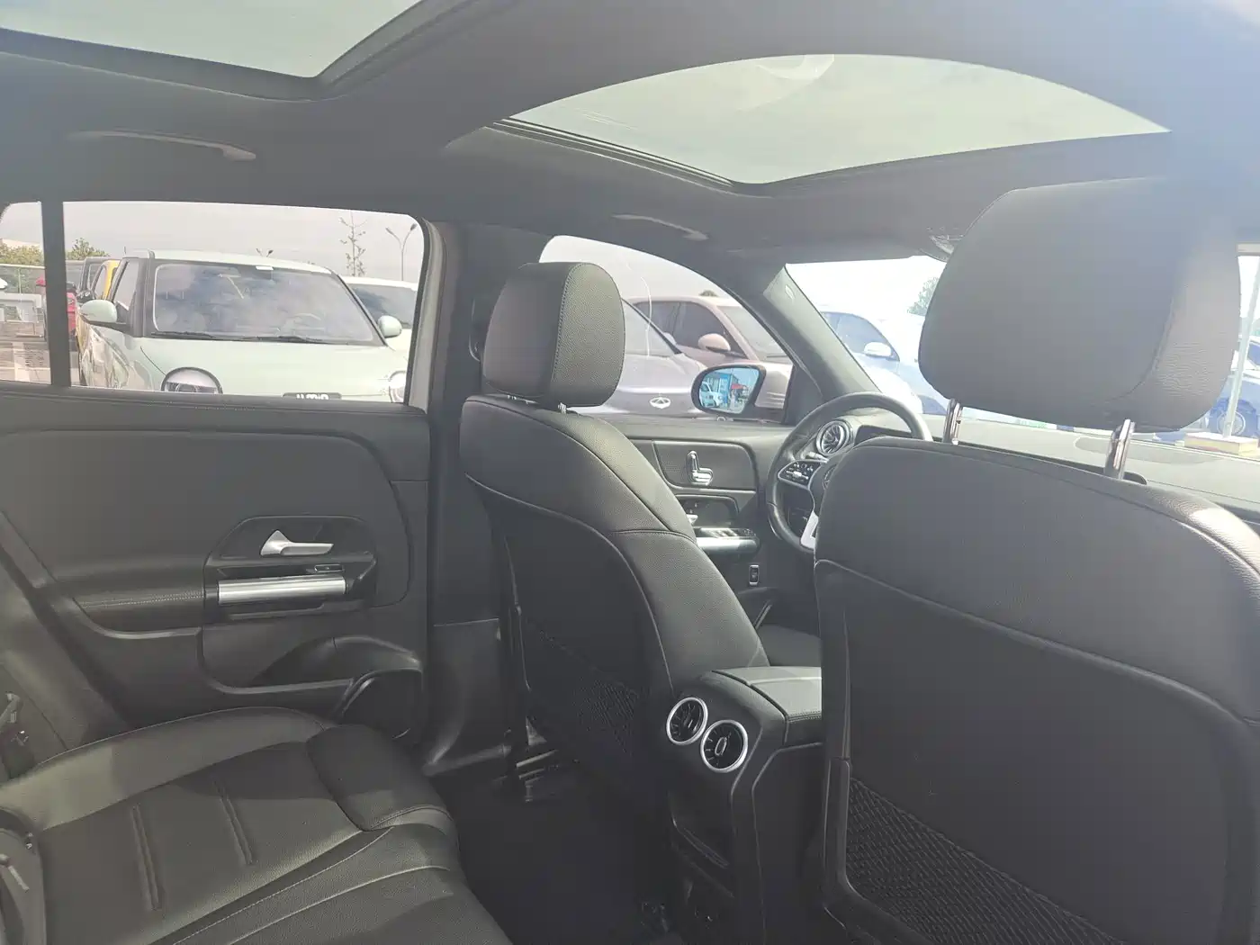 Photo 9 - Mercedes-Benz EQA