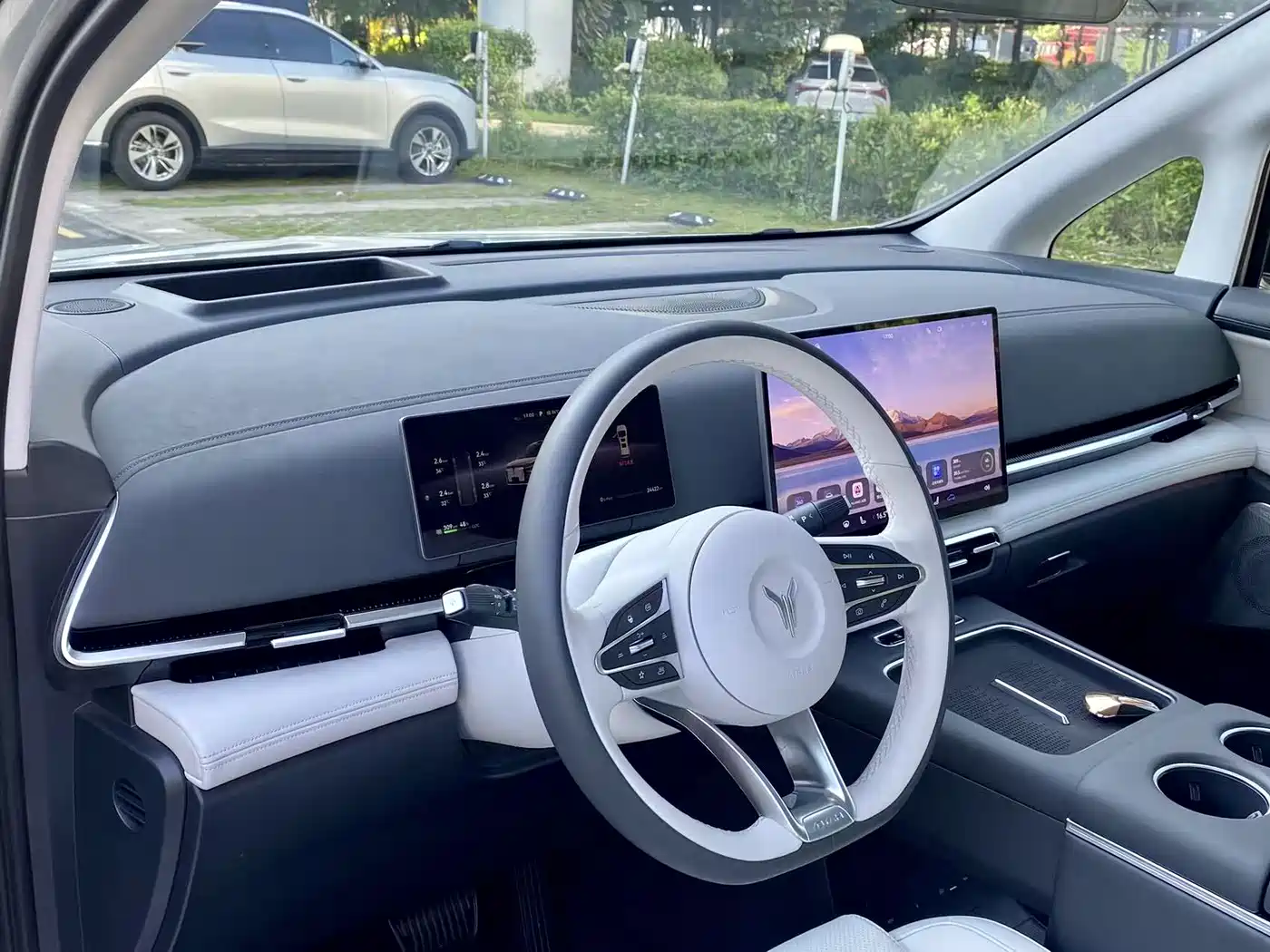 Voyah Auto Voyah Dreamer 2025 EV AWD Flagship Qiankun Edition фото 6