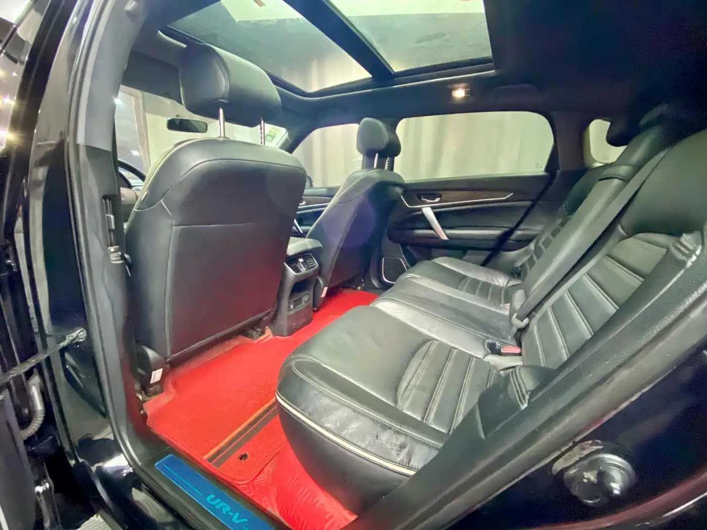 Photo 14 - Honda UR-V