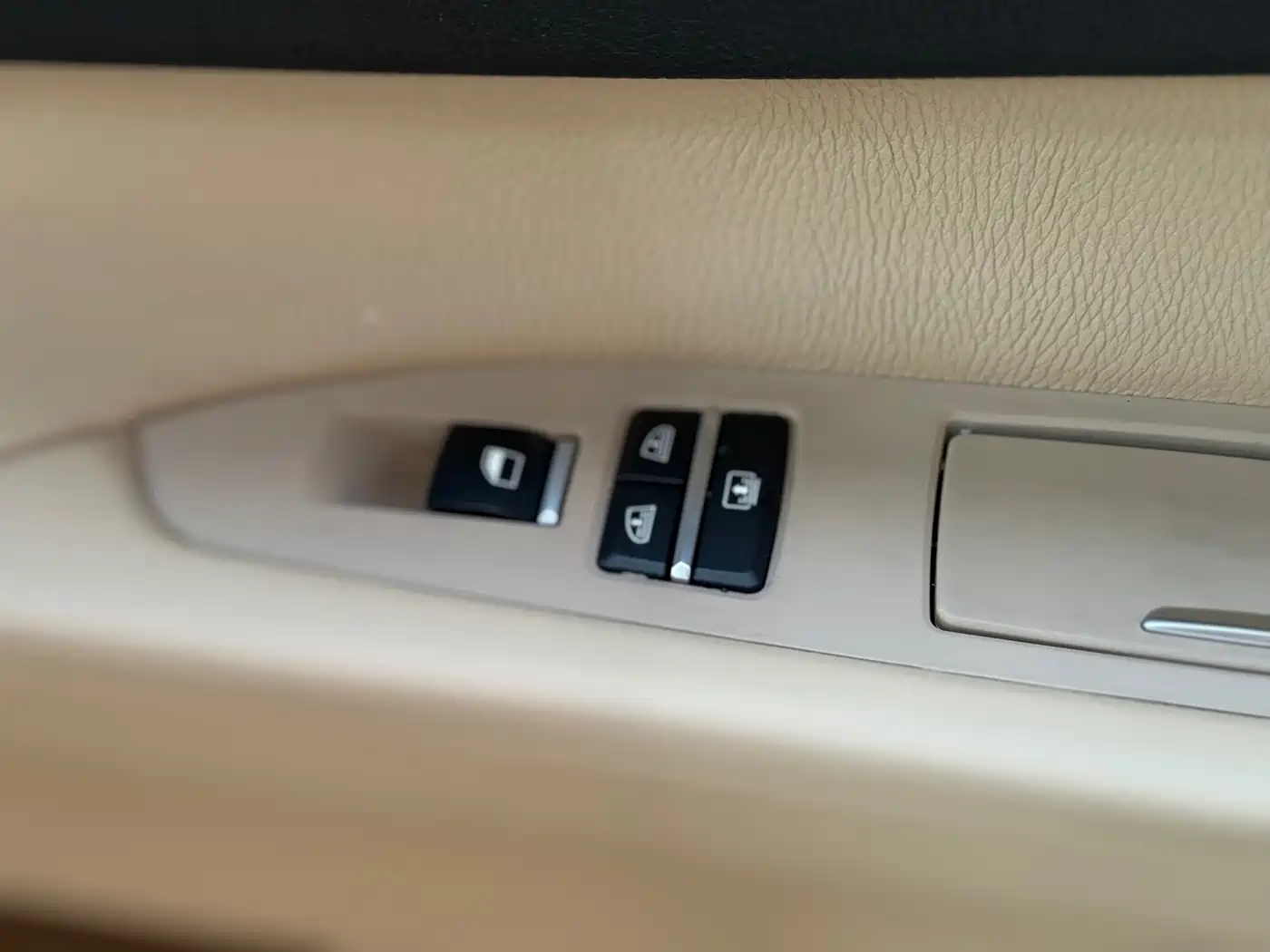 BMW 7 Series 2009 730Li Leading фото 15