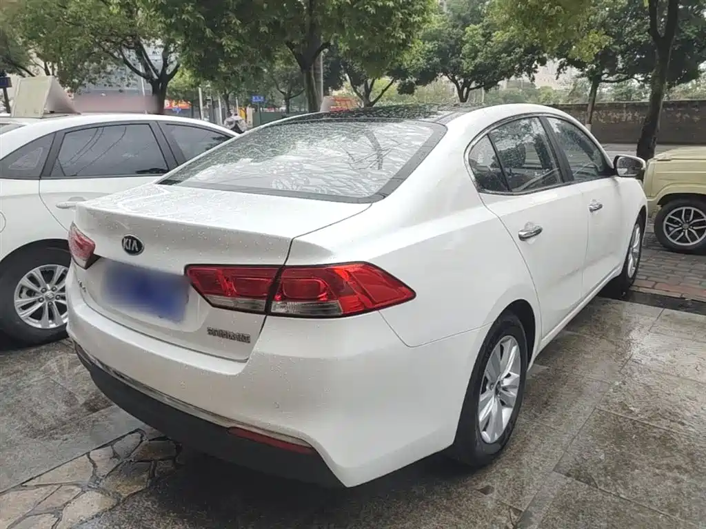 Kia K4 2014 1.8L Automatic GLS фото 7