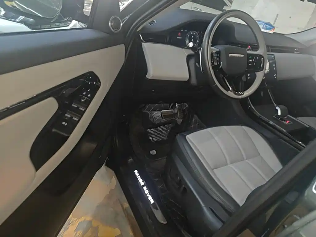 Land Rover Range Rover Evoque 2026 2024 Range Rover Evoque L 249PS Light Master Edition