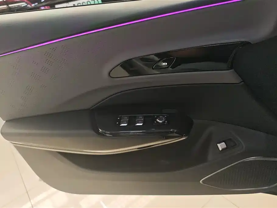 Hongqi EH7 2024 690 Pro фото 7