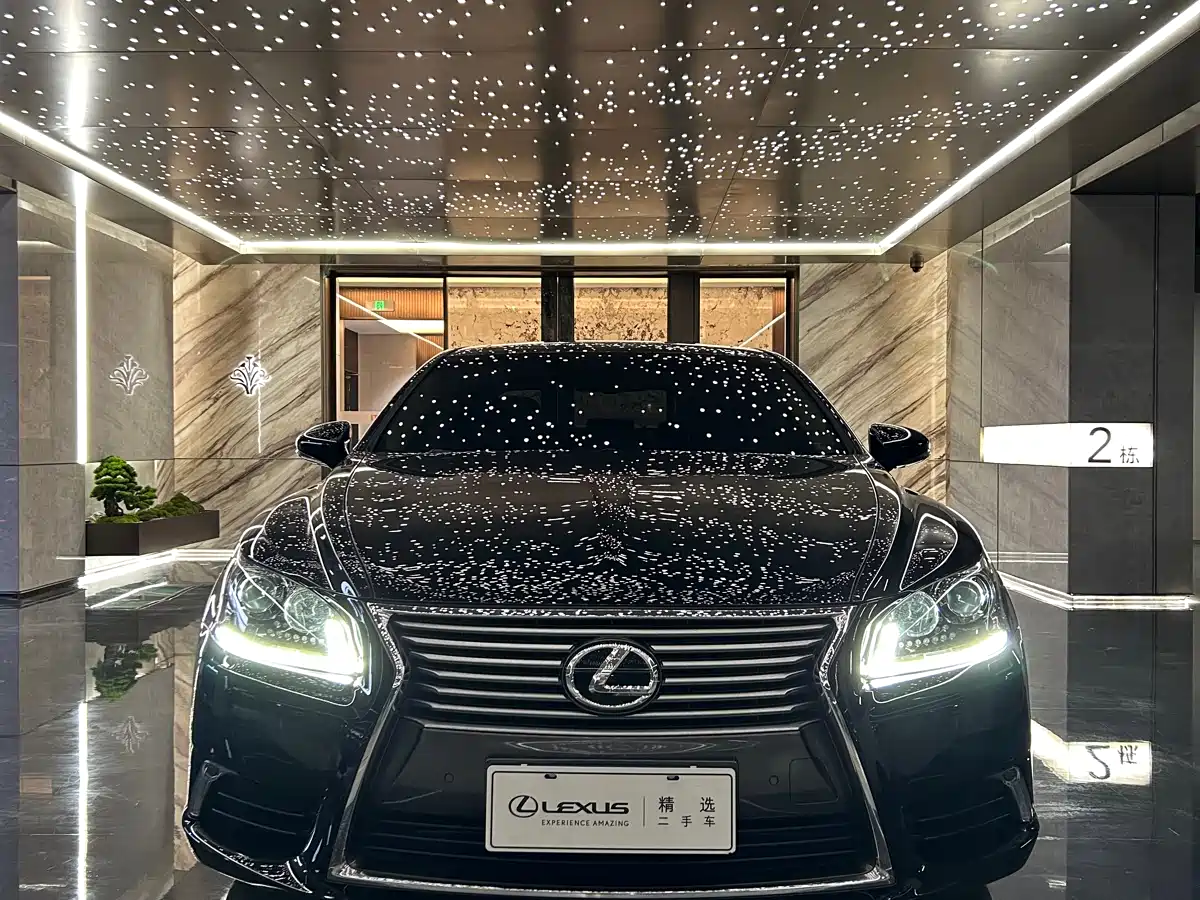 Lexus LS 2016 460L фото 2