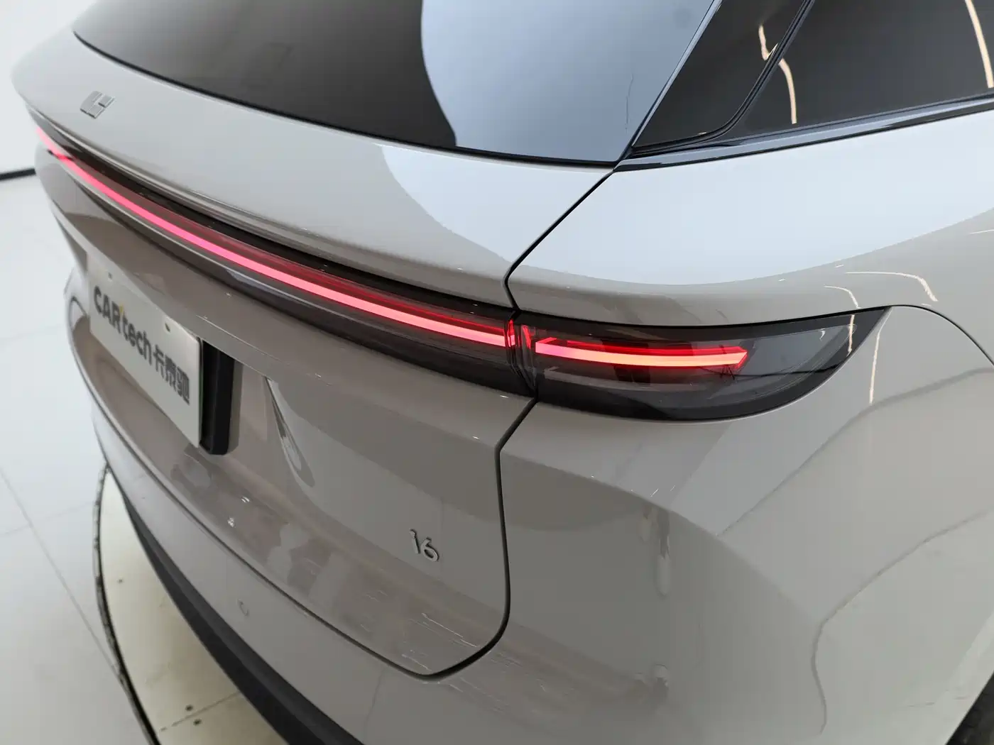 Фото 31 - Li Auto i6