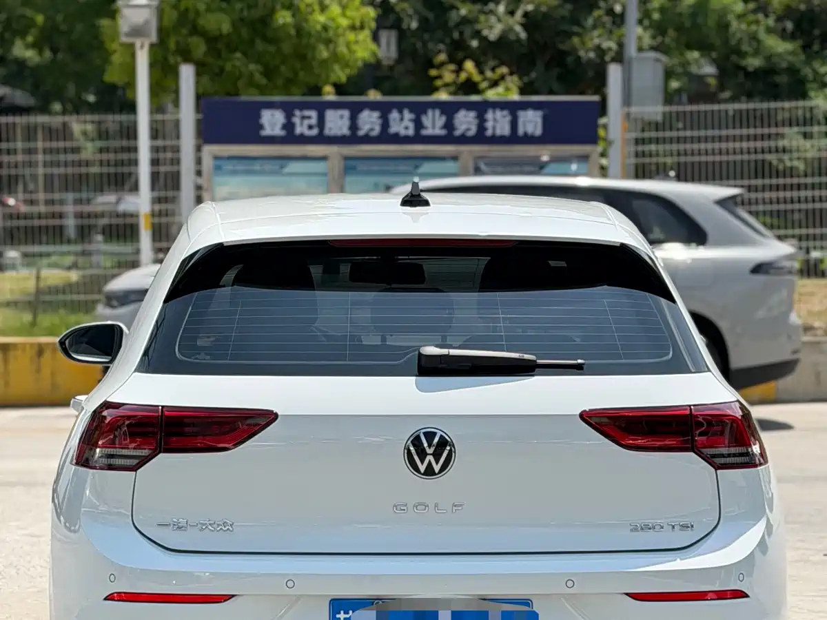 Volkswagen Golf 2023 Facelift 280TSI DSG Pro фото 4