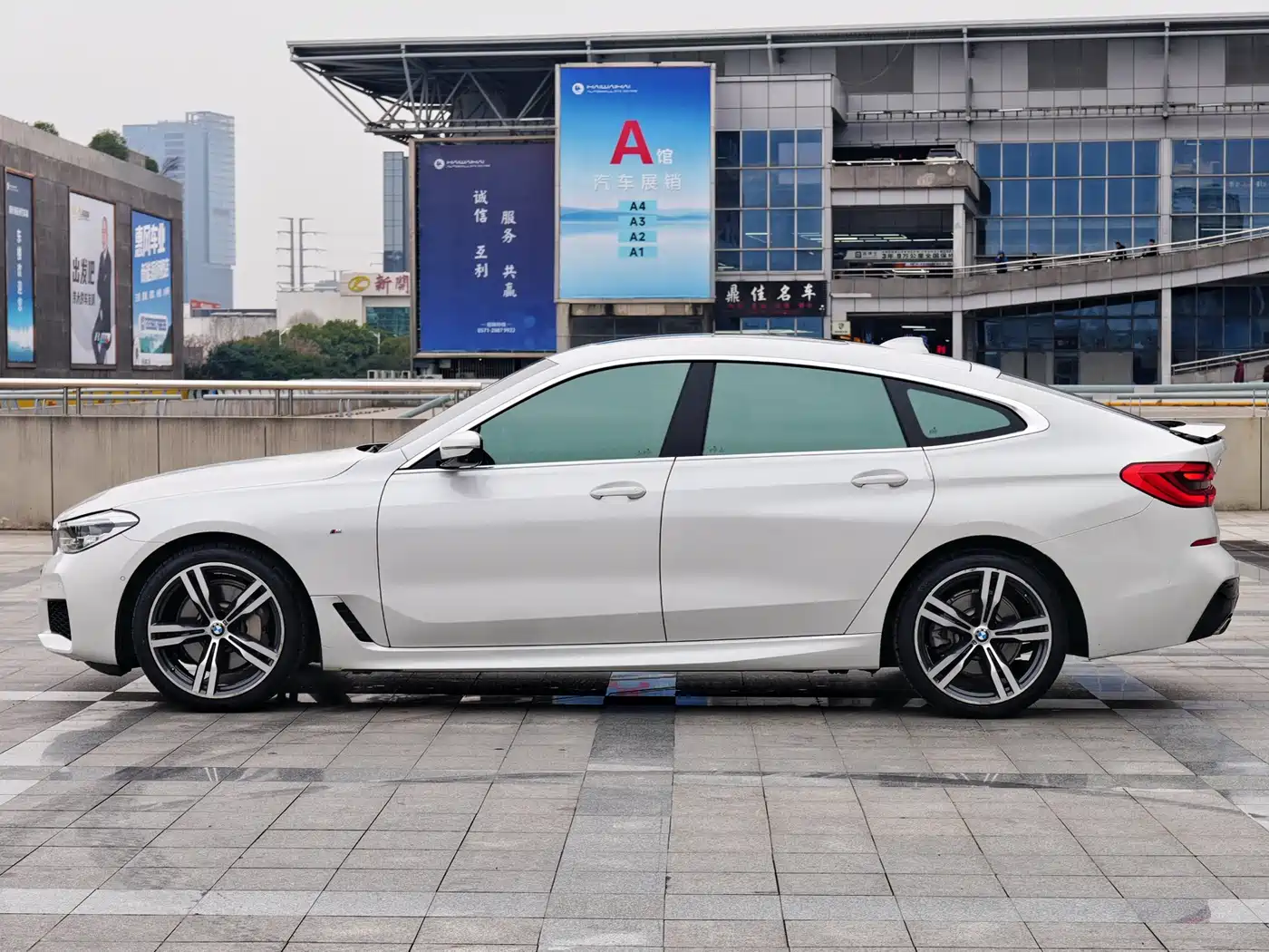 BMW 6 Series GT 2019 630i M Sport Grand Tourer Edition фото 2