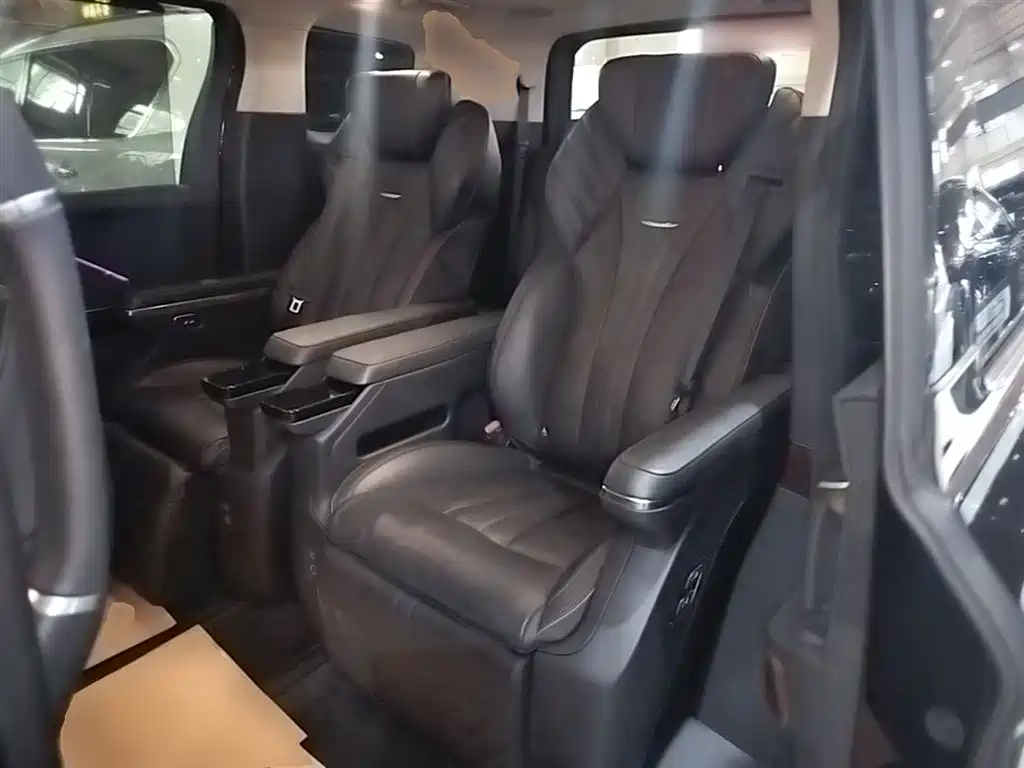 Hongqi HQ9 2023 2.0T Smart Connect Flagship фото 17