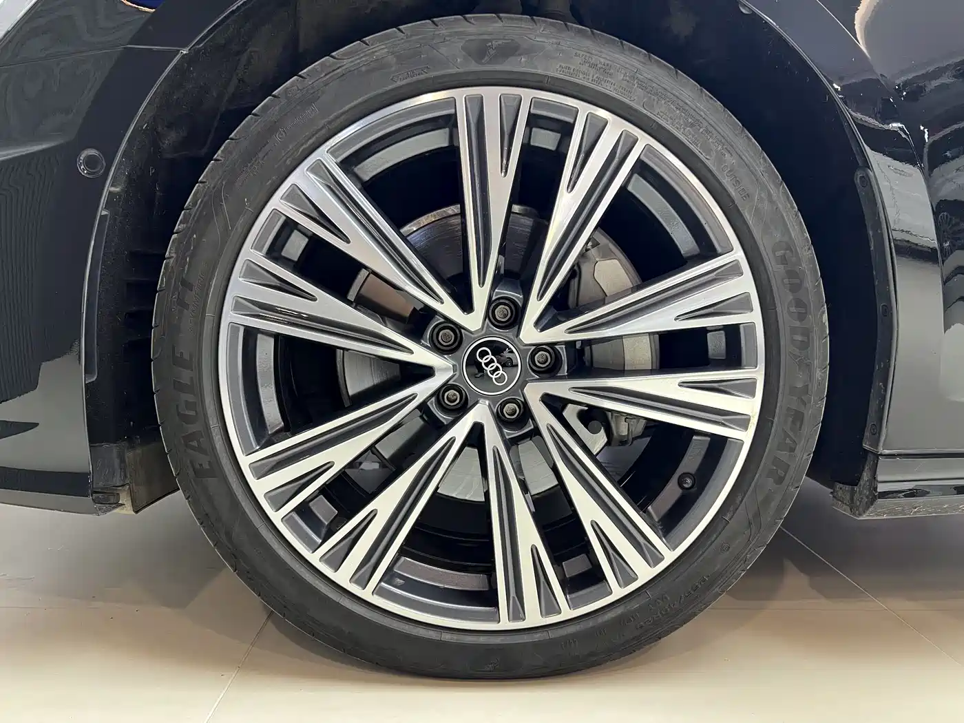 Audi A6L 2025 45 TFSI quattro Premium Sport + Exclusive Package фото 23