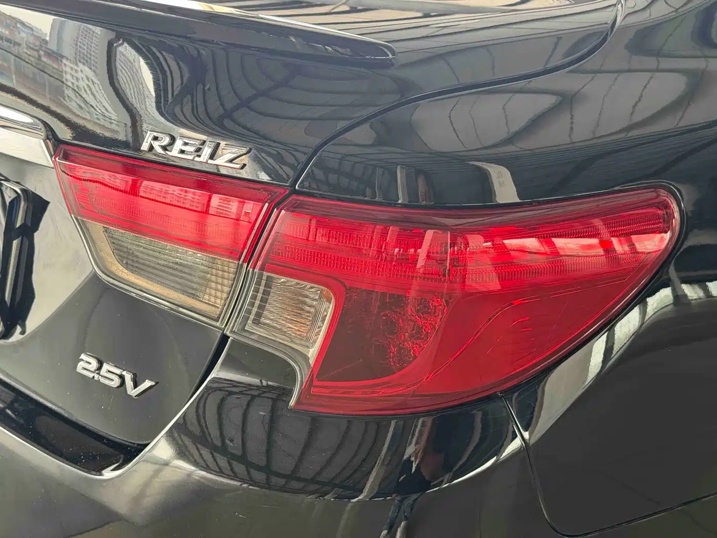 Toyota Reiz 2013 2.5V Premium Edition фото 16