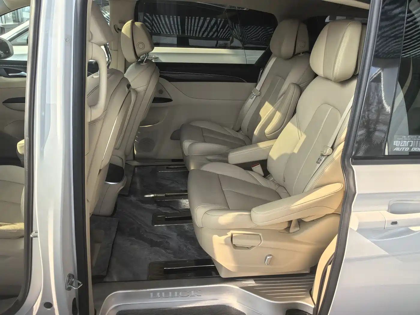 Buick GL8 2023 ES Landmaster Exclusive фото 5