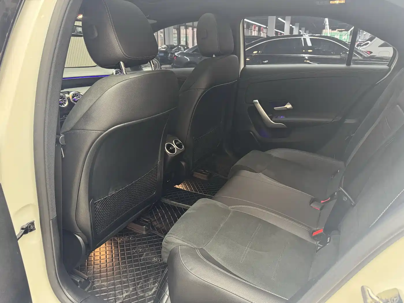 Mercedes-Benz A-Class 2021 A 200 L Sport Sedan Fashion Edition фото 13