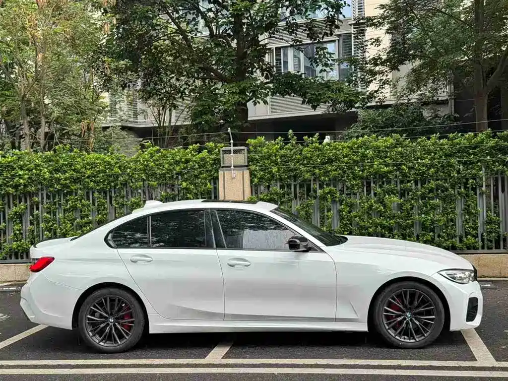 BMW 3 Series 2020 Facelift 325i M Sport Night Edition фото 4