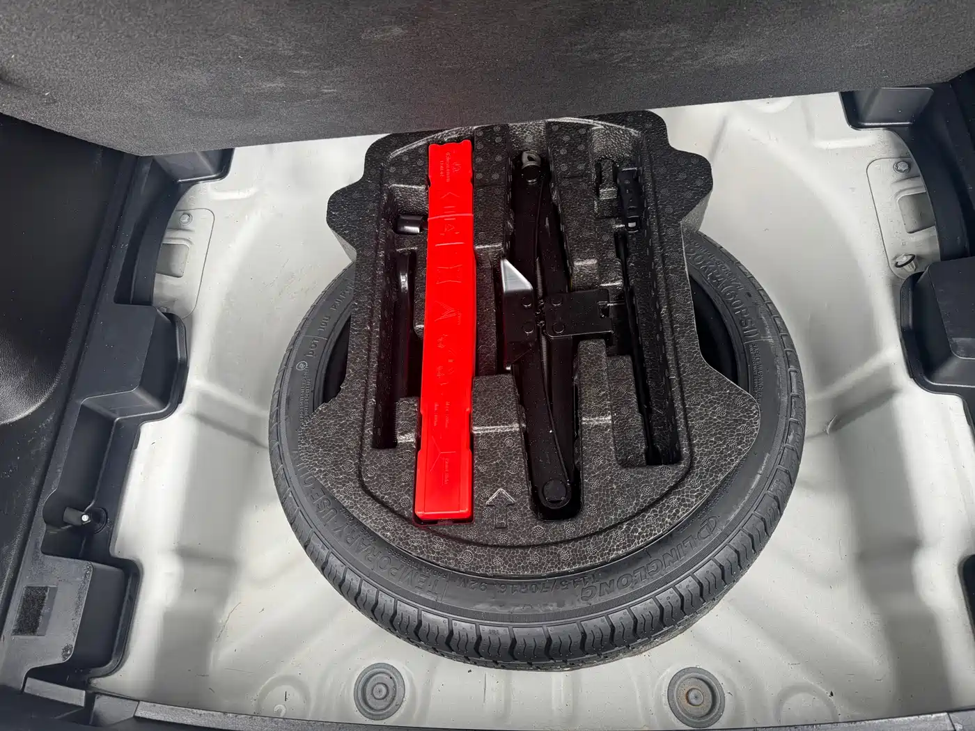 GEELY AUTOMOBILE BINYUE