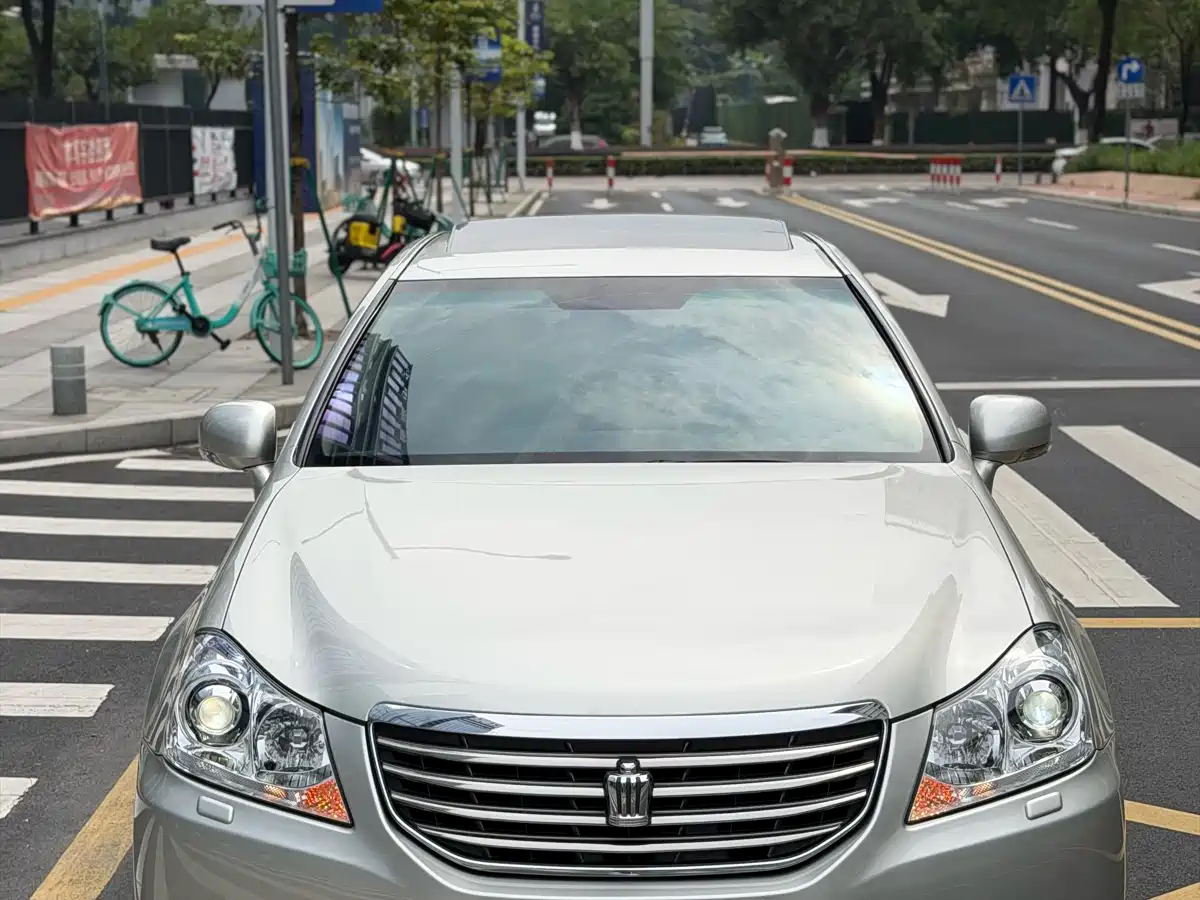 Toyota Crown 2010 3.0L Royal Saloon фото 2