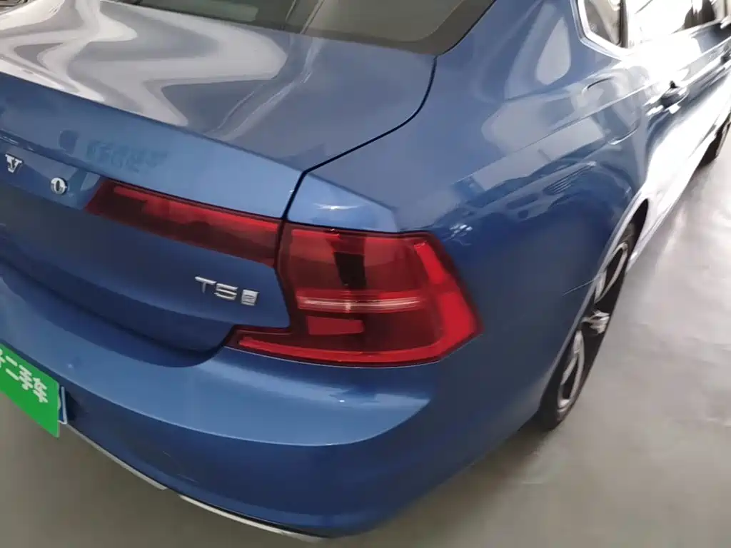 Фото 8 - Volvo S90