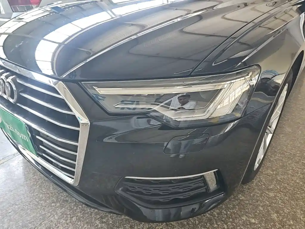 Фото 24 - Audi A6L