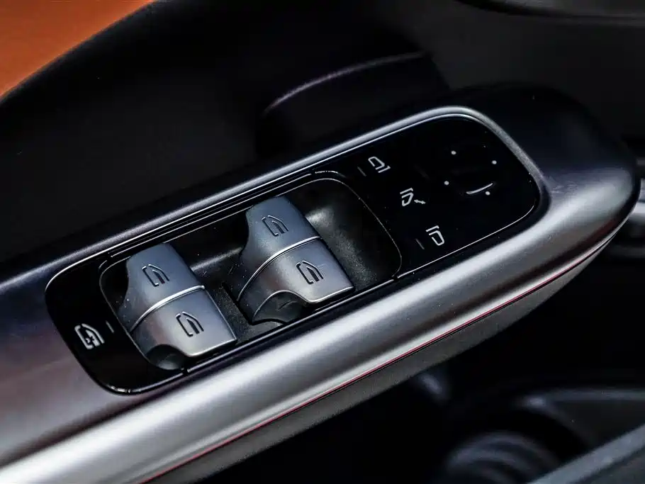 Mercedes-Benz C-Class New Energy 2024 Facelift C 350 eL фото 10