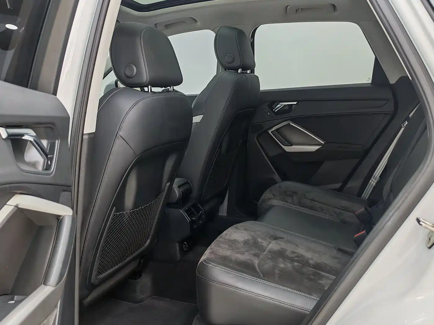 Audi Q3 2022 35 TFSI Fashion Dynamic фото 8