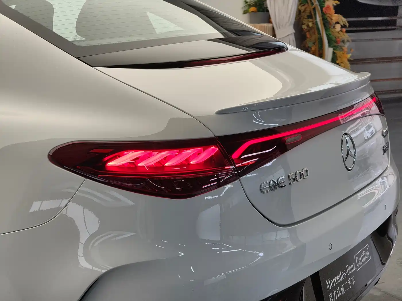 Mercedes-Benz EQE 2025 Model 500 4MATIC Luxury Edition фото 18