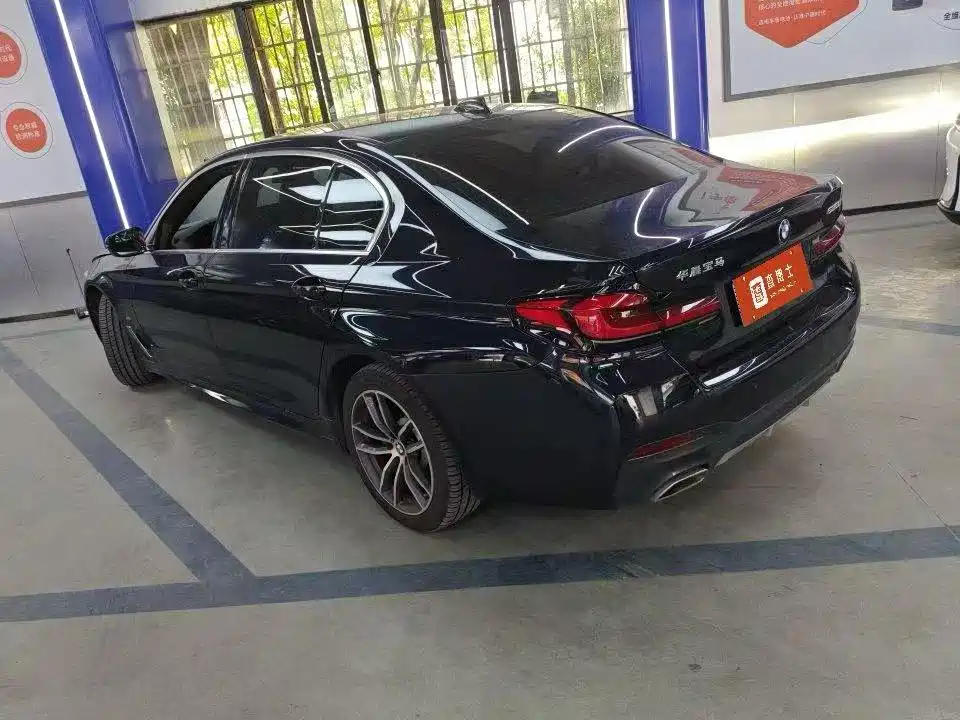 صورة 4 - BMW 5 Series