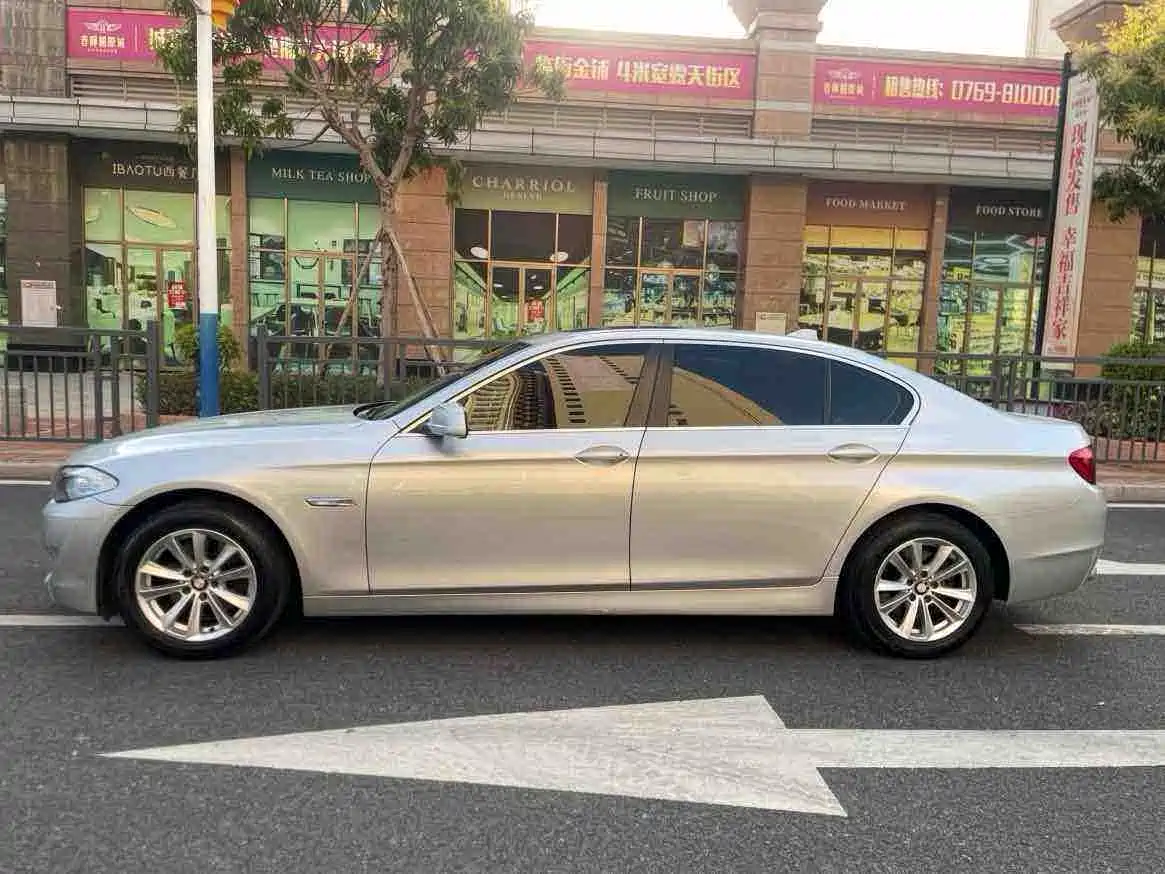 BMW 5 Series 2013 525Li Leadership фото 5