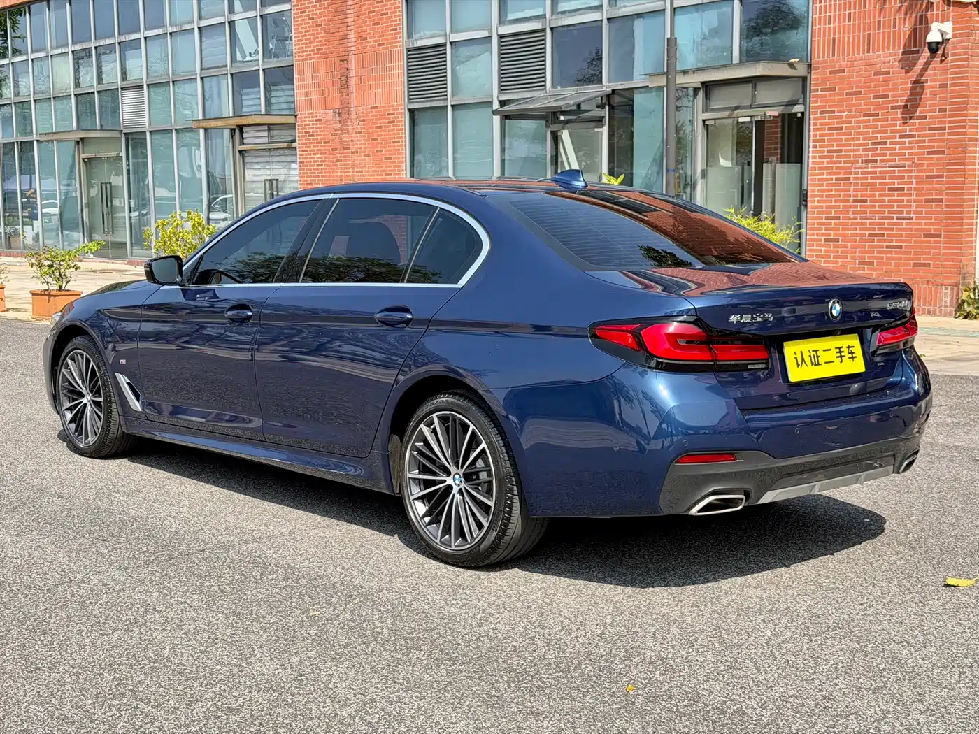 BMW 5 SERIES
