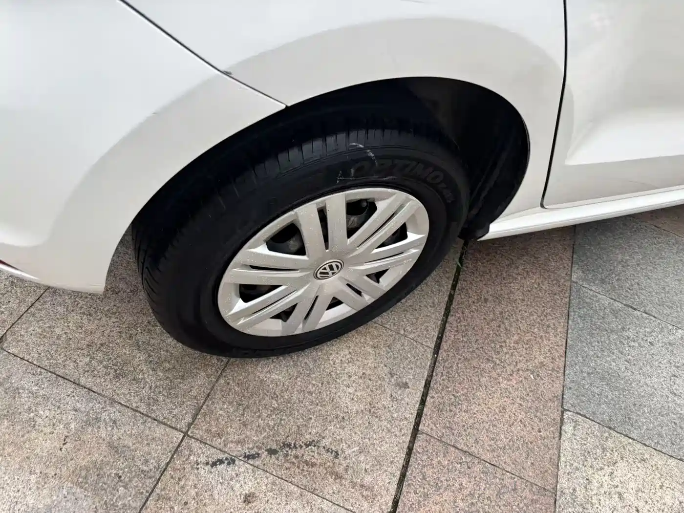 Volkswagen Polo 2016 1.4L Automatic Trend фото 8