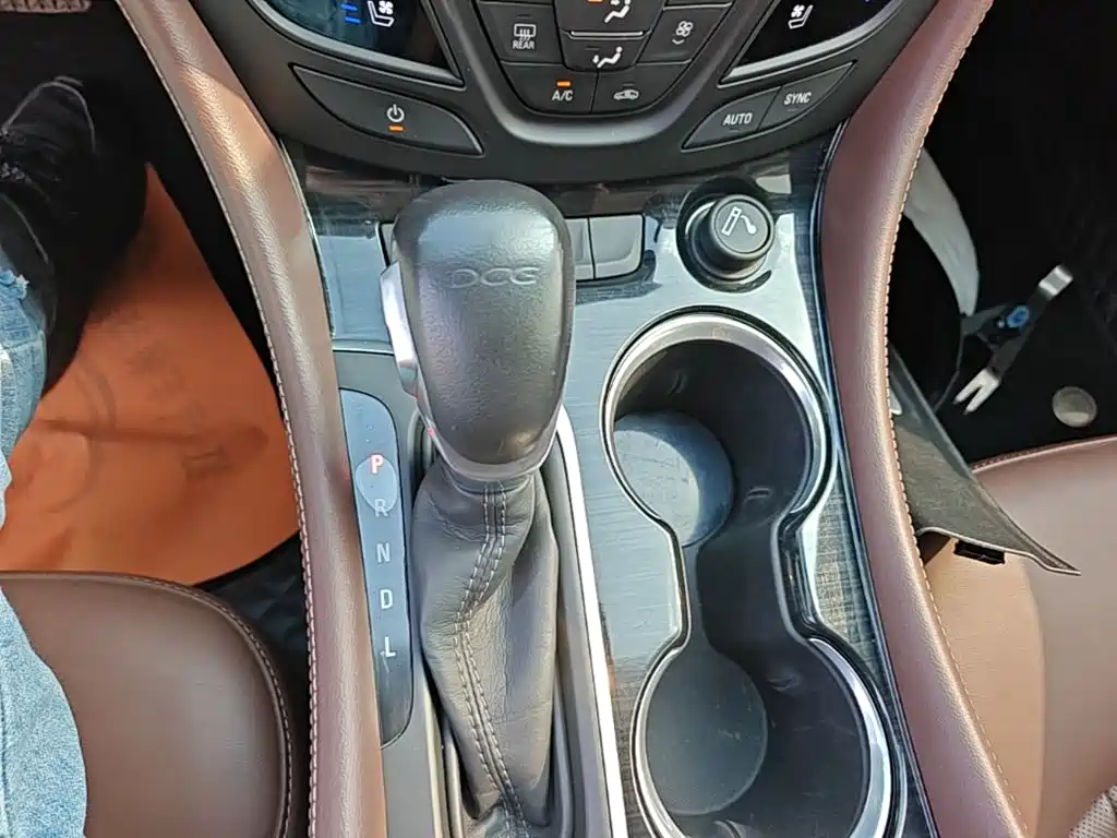 Buick Envision Plus 2022 2021 532T FWD Luxury Trim