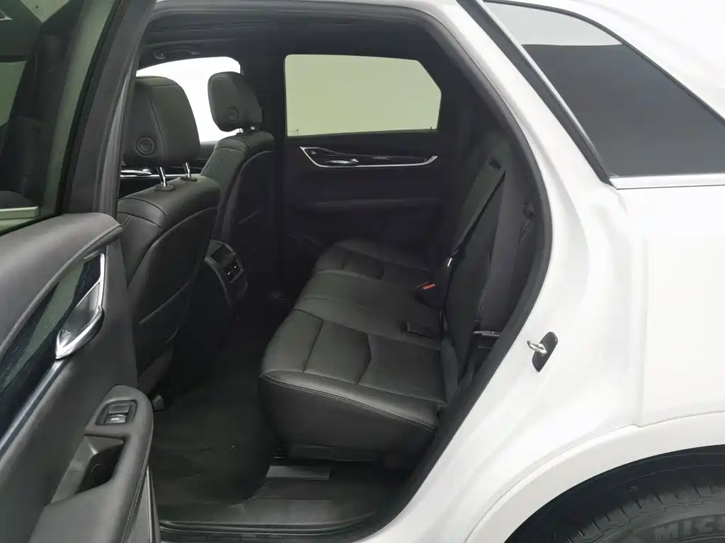 Photo 15 - Cadillac XT5