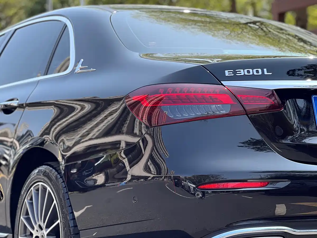 Mercedes-Benz E-Class 2023 E 260 L фото 2
