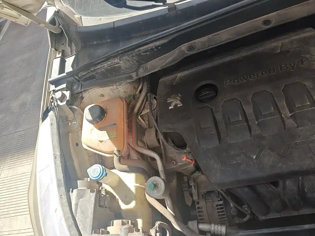 Dongfeng Aeolus Dongfeng Fengshen AX7 2015 2015 2.0L Automatic Smart Joy