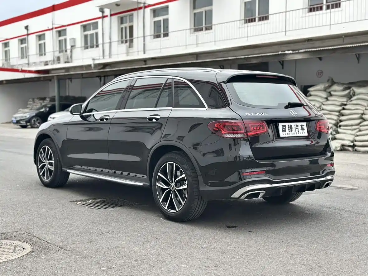 Mercedes-Benz GLC 2022 Facelift GLC 260 L 4MATIC Luxury Model фото 6