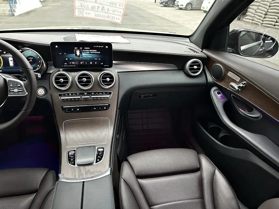 Mercedes-Benz GLC 2022 Facelift GLC 260 L 4MATIC Luxury Model фото 18