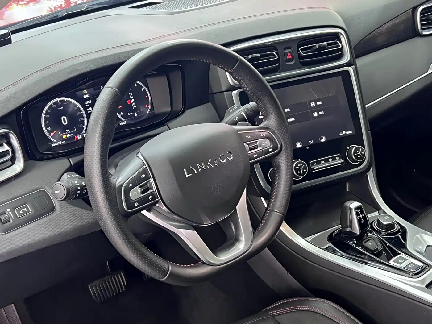 Lynk & Co 01 2017 2.0T AWD Pro фото 16