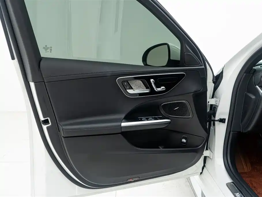 Mercedes-Benz C-Class 2024 Facelift C 260 L Sport фото 13