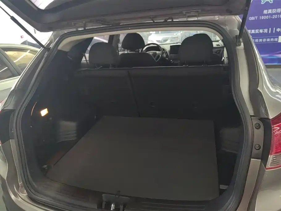 Hyundai Beijing Hyundai ix35 2015 2.0L Automatic 2WD Comfort China IV фото 4