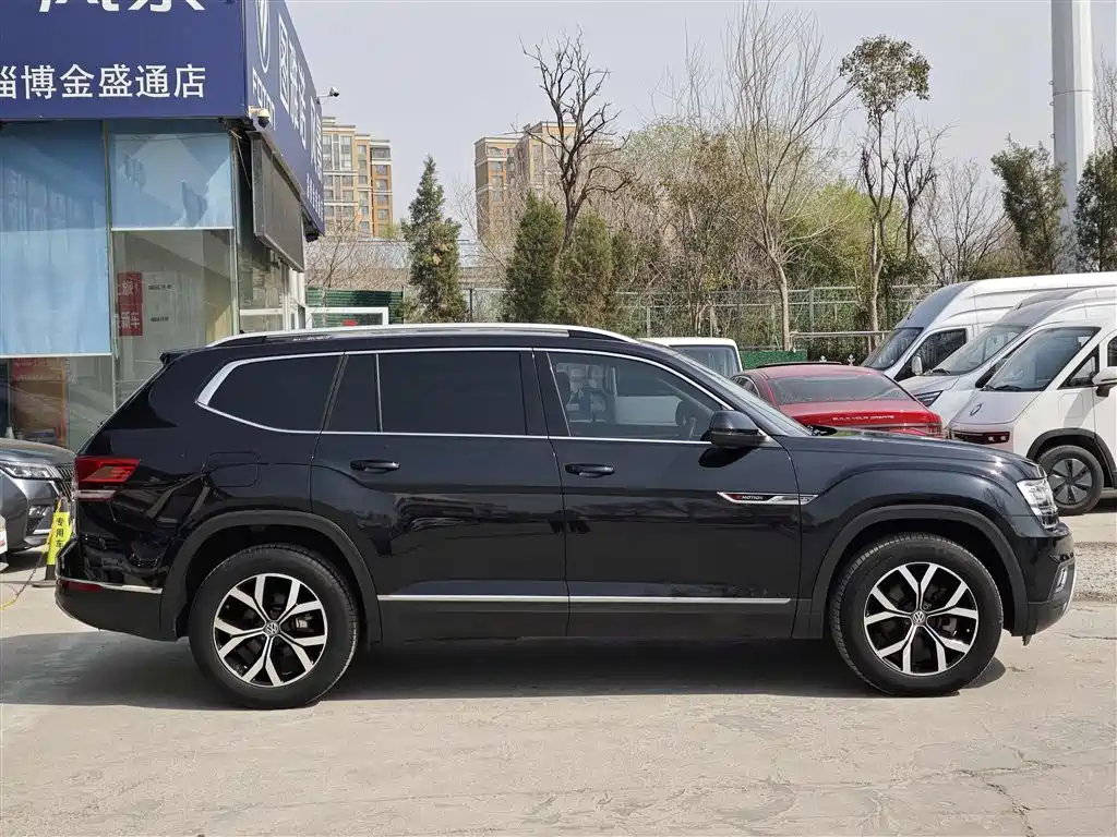 Volkswagen Teramont 2020 380TSI 4WD Luxury Edition China VI фото 4