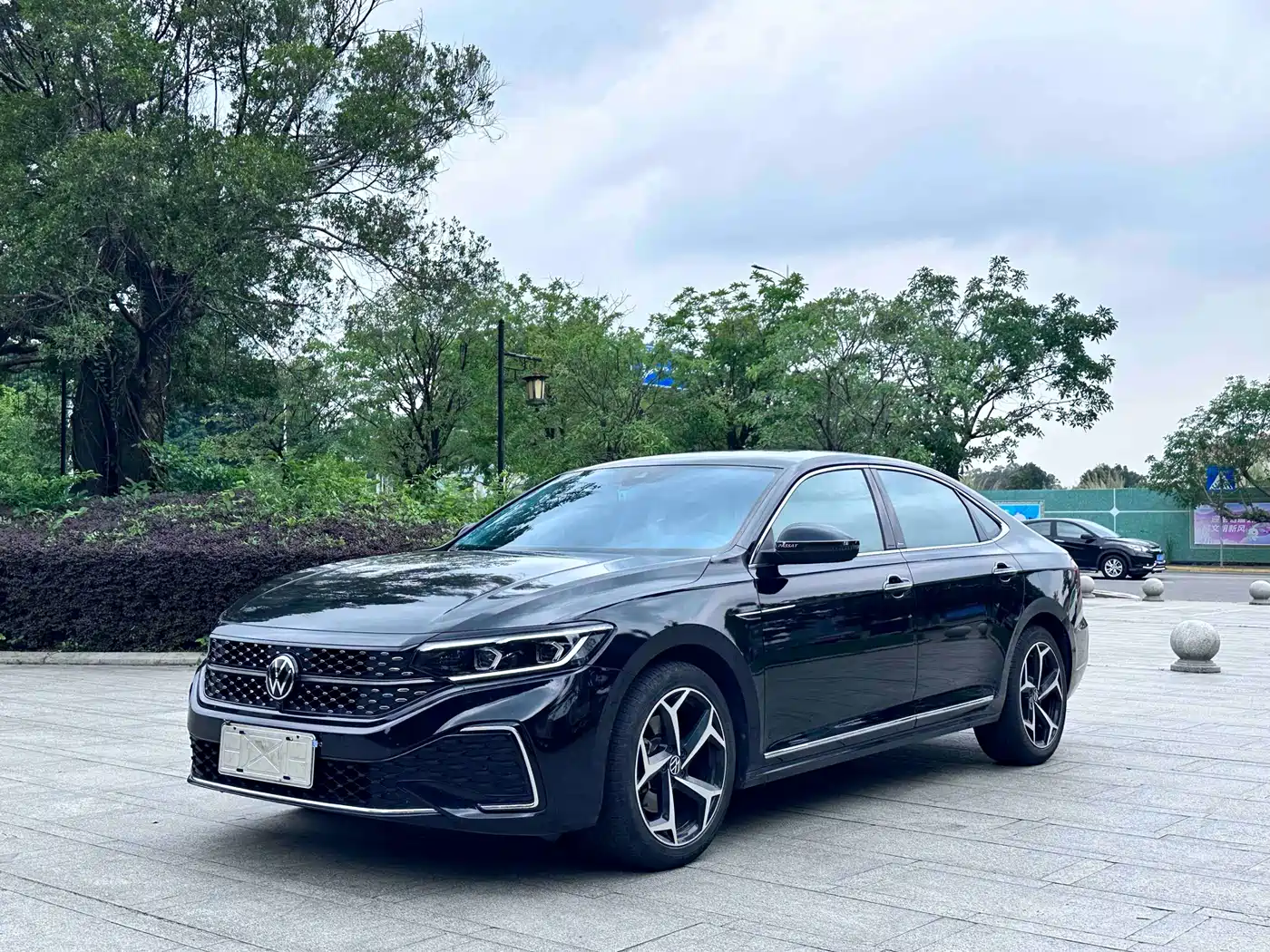 Volkswagen Passat 2023 330TSI Starlight Luxury Edition