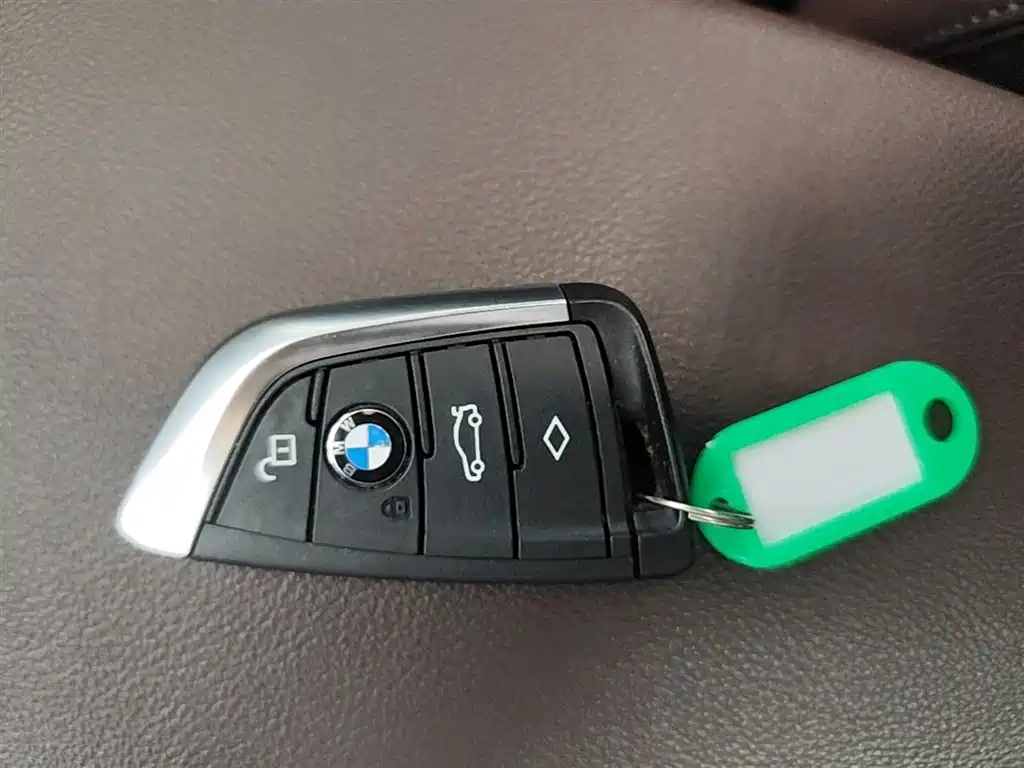 BMW iX3 2022 Leading Edition фото 9