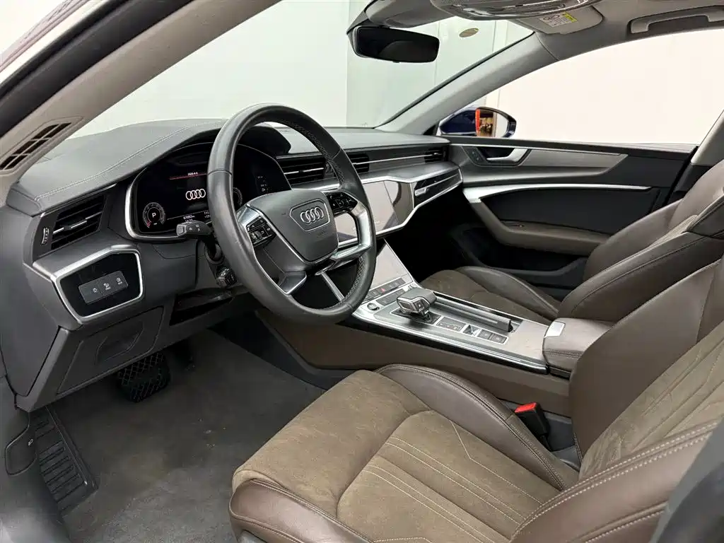 Audi A7L 2022 45 TFSI S-line Dream Builder Crystal Package фото 6