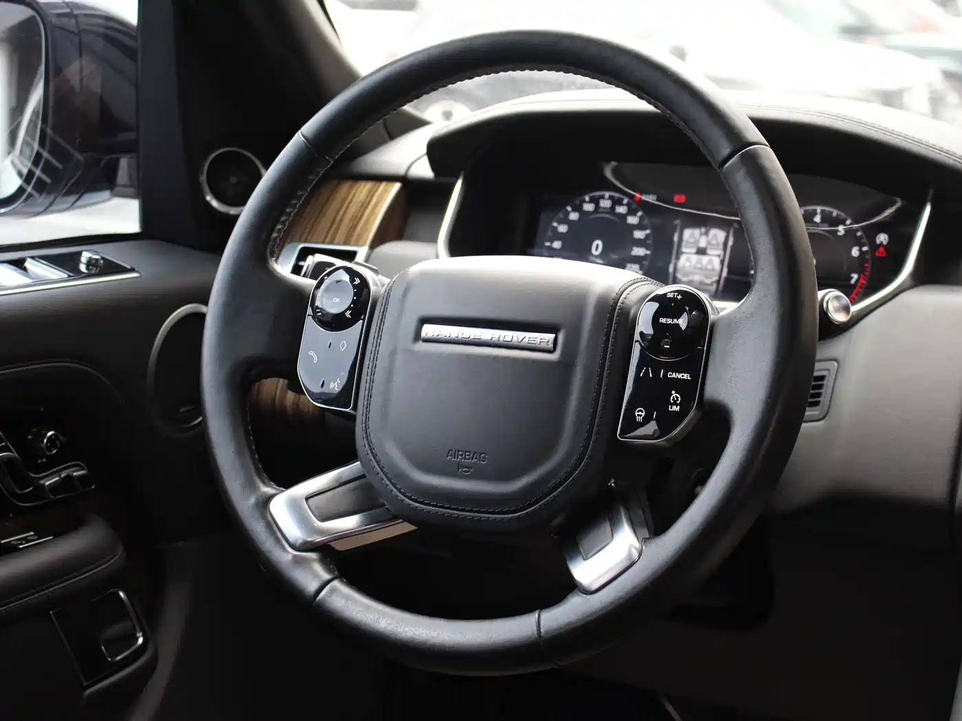 Land Rover Range Rover 2018 3.0 SC V6 Vogue Heritage Extended Edition фото 7