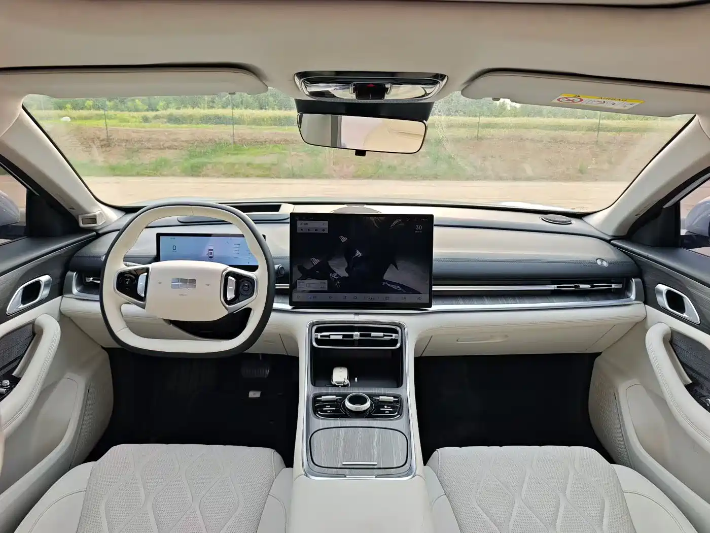 Geely Galaxy Galaxy A7 2025 EM-i 150km Long Voyage Edition фото 5