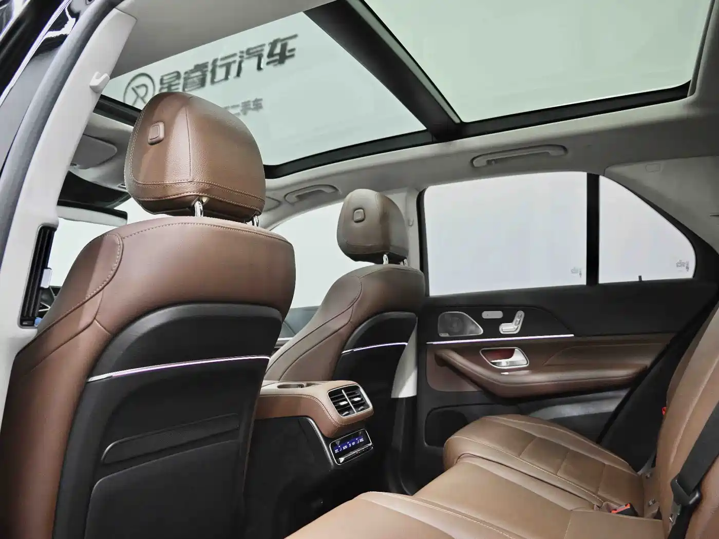 Mercedes-Benz GLE 2024 GLE 450 4MATIC Luxury фото 21