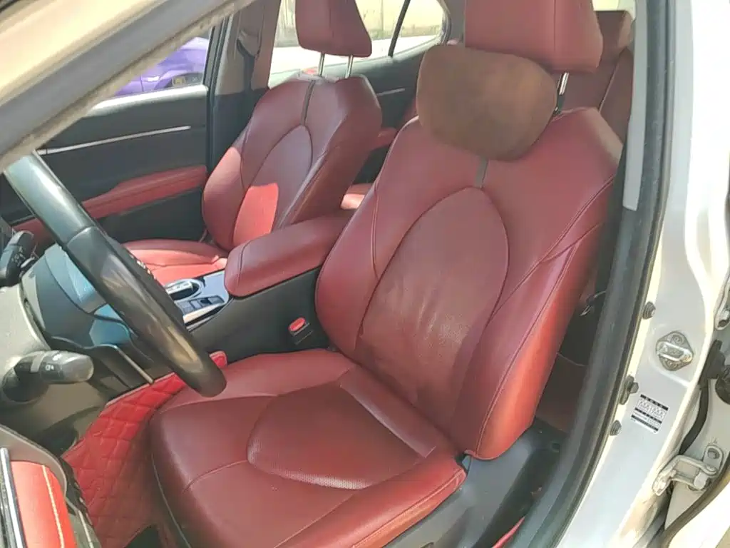 Photo 15 - Toyota Camry