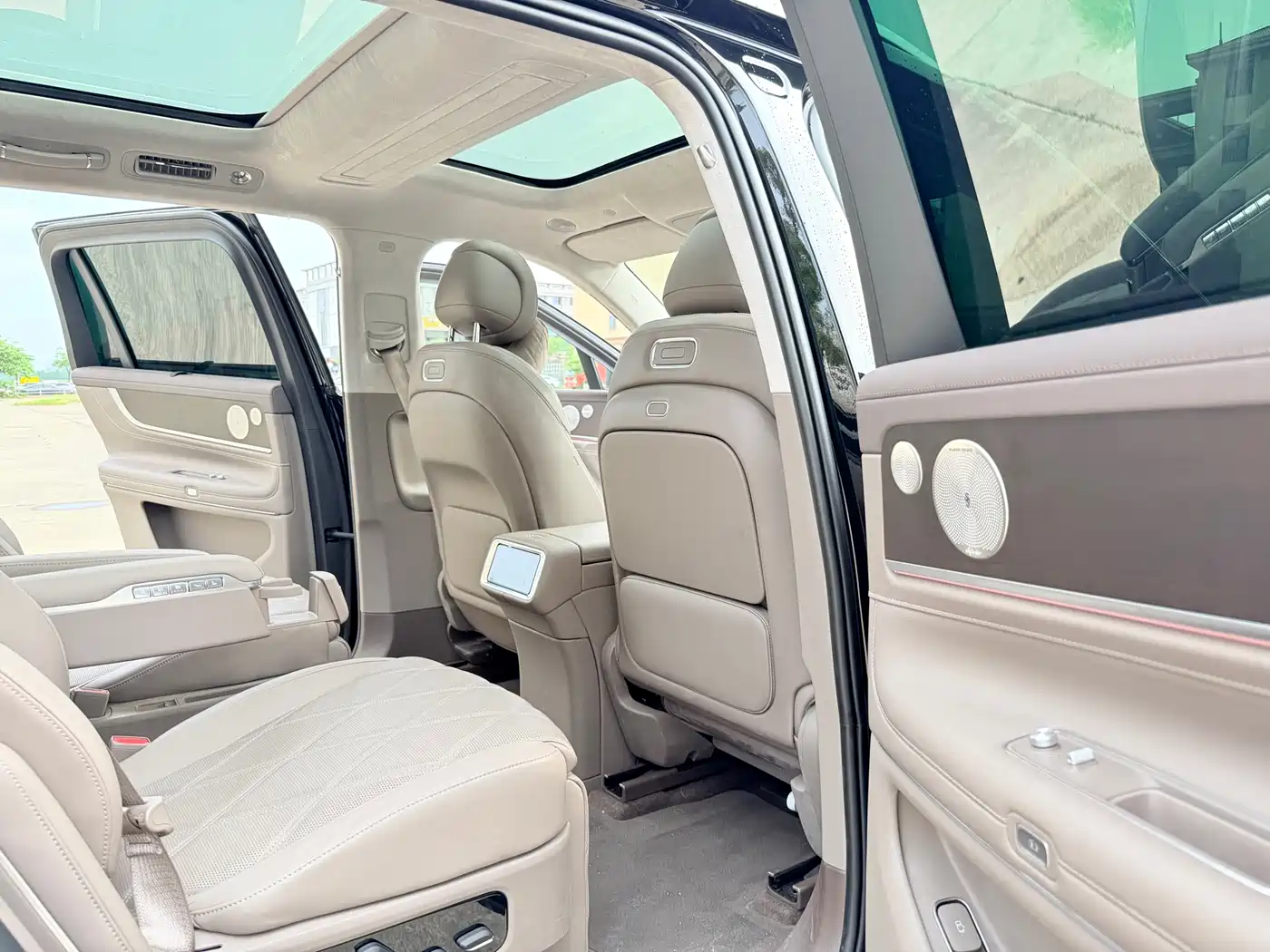 AITO Wenjie AITO M9 2025 Extended Range Ultra 52kWh 6-Seater фото 21
