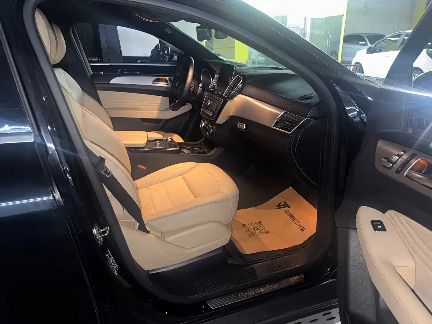 Mercedes-Benz GLE Coupe 2017 GLE 320 4MATIC Coupe SUV фото 9