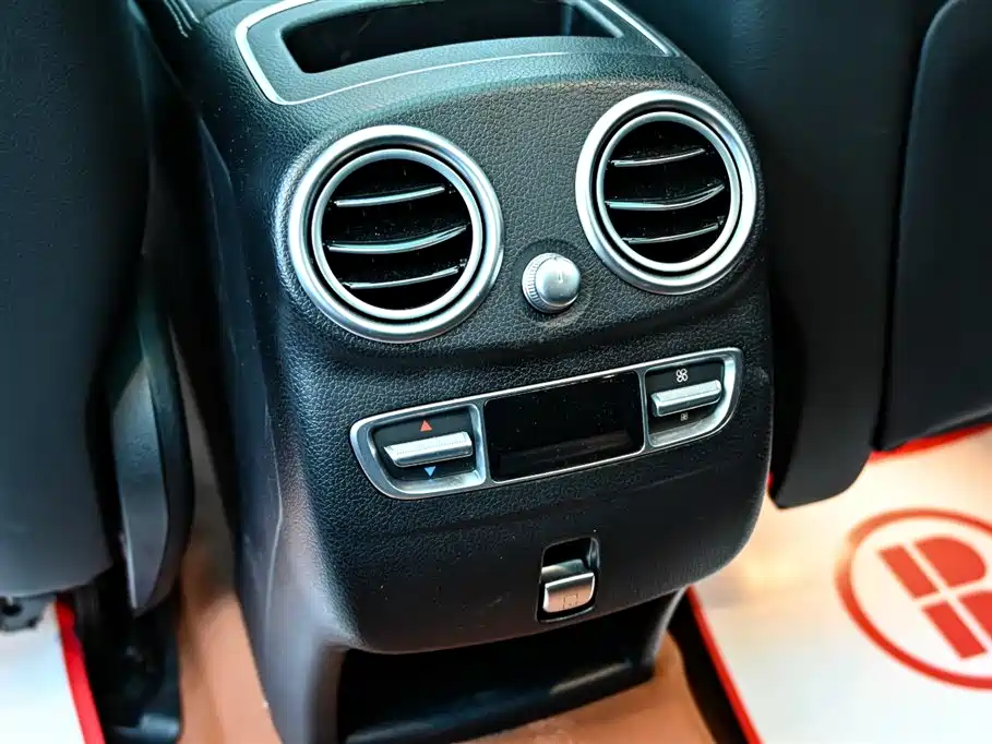 Mercedes-Benz GLC 2022 Facelift GLC 300 L 4MATIC Dynamic Collector's Edition фото 32